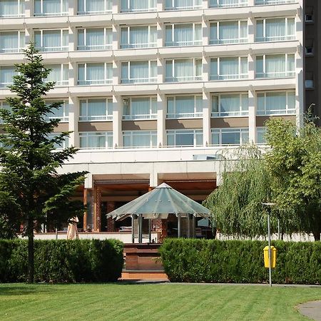 Ramada By Wyndham Bucharest Parc Hotel Zewnętrze zdjęcie